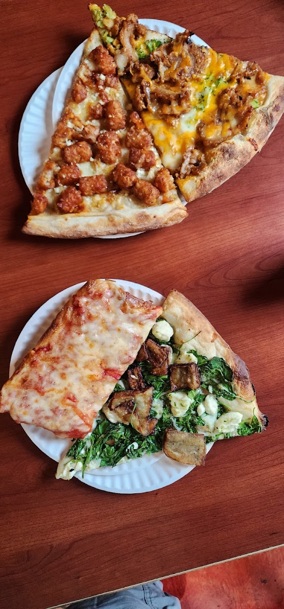 Italian pizza with tomato sauce