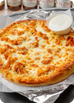 buffalo pizza with white sauce