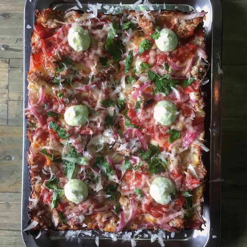 Italian pizza with tomato sauce