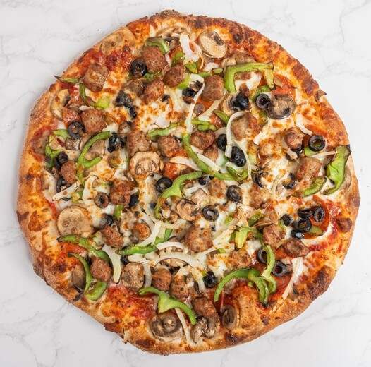 Italian pizza with tomato sauce